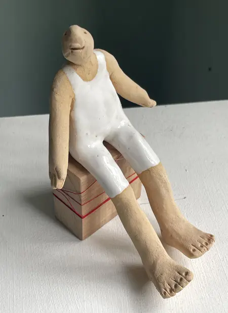 Kiki Demelinne, Zittend Mannetje, 120 euro, Ceramic, 13x9x10 cm