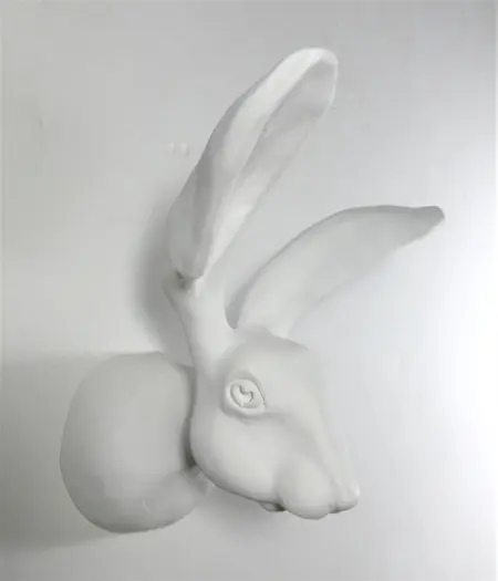 Liesbet Milort, Muurhaasje, 145 euro, Plaster (special and very hard), 22x22x15 cm