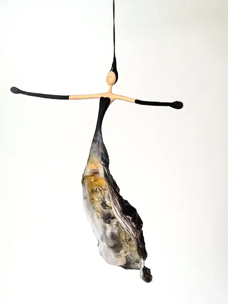 Linda Groen, Oestervrouw, 175 euro, Mixed media with oyster, 22x 15 cm
