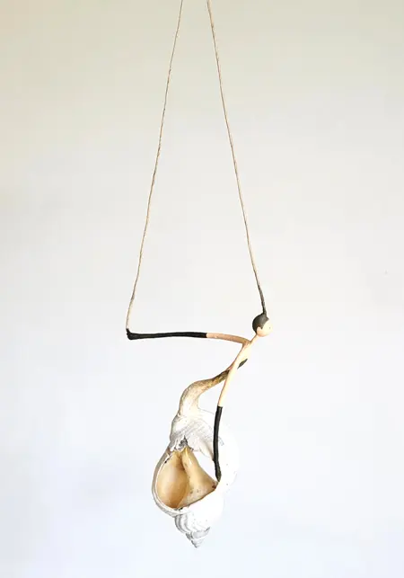 Linda Groen, Schelpvrouw, 150 euro, Mixed media with whelk shell, 14x10 cm