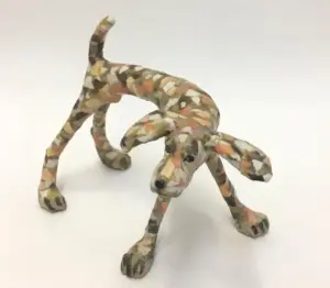 Marijke Janssen, Coming Home bruin, Mixed media, 25x20x15 cm, €.250,-