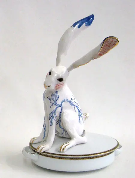 Marijke Janssen, Noorderwind, 595 euro, Ceramic with gold on vintage tureen, 35x24x30 cm