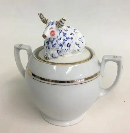 Marijke Janssen, Schaapie, 195 euro, Ceramic on vintage sugar bowl, 16x16x12 cm