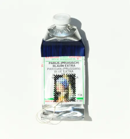 Toonen, Meisje met de parel, 375 euro, Cross-stitches on paint tube in white frame, 17,5x17,5 cm
