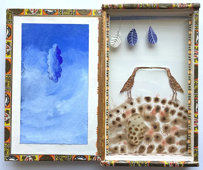 Tamar Rubinstein, 2 Vogels met een ei, 195 euro, Mixed media/collage in cigar box, 21x36x3cm
