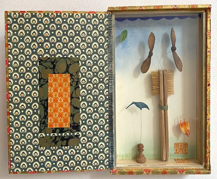 Tamar Rubinstein, Landschap met windmolens, 195 euro, Mixed media in cigar box, 33x27 cm