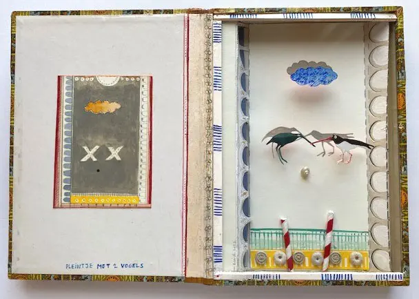 Rubinstein, Pleintje met 2 vogels, 195 euro, Mixed media in cigar box, 32x23x4 cm