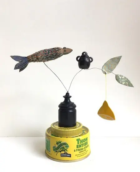 Tamar Rubinstein, Thon Entier, Mixed media with fish tin, 17x17 cm, €95,-