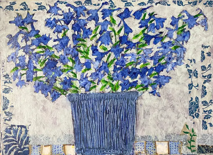 Thecla Renders, Ridderspoor in blauwe pot, 350 euro, Mixed media, 33x44 cm