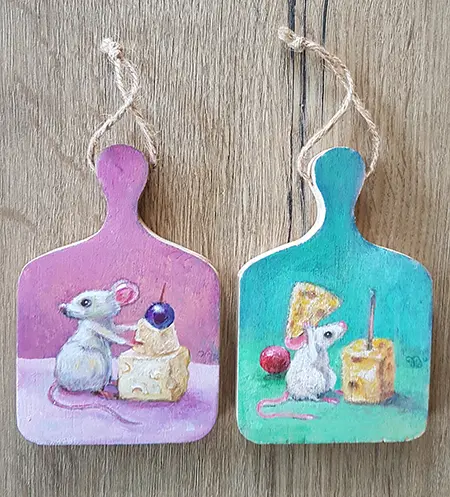 Vilma van den Berg, Kaasplankjes, 45 euro each, Acrylic on cheese board, 15x10 cm