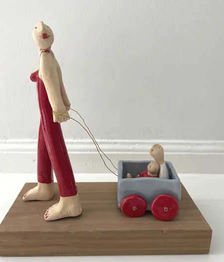 Kiki Demelinne, Rijden in een wagentje, 175 euro, Ceramic, 20x19x9 cm