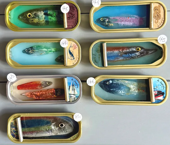 Ortaire de Coupigny, Small tins rectangular, 145 euro, Mixed media in original fish tin.